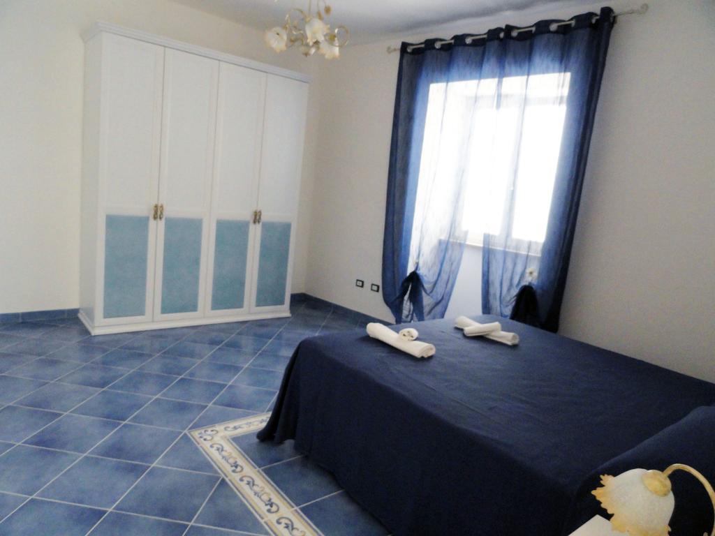 Chiaia Apartments Ponza Rum bild