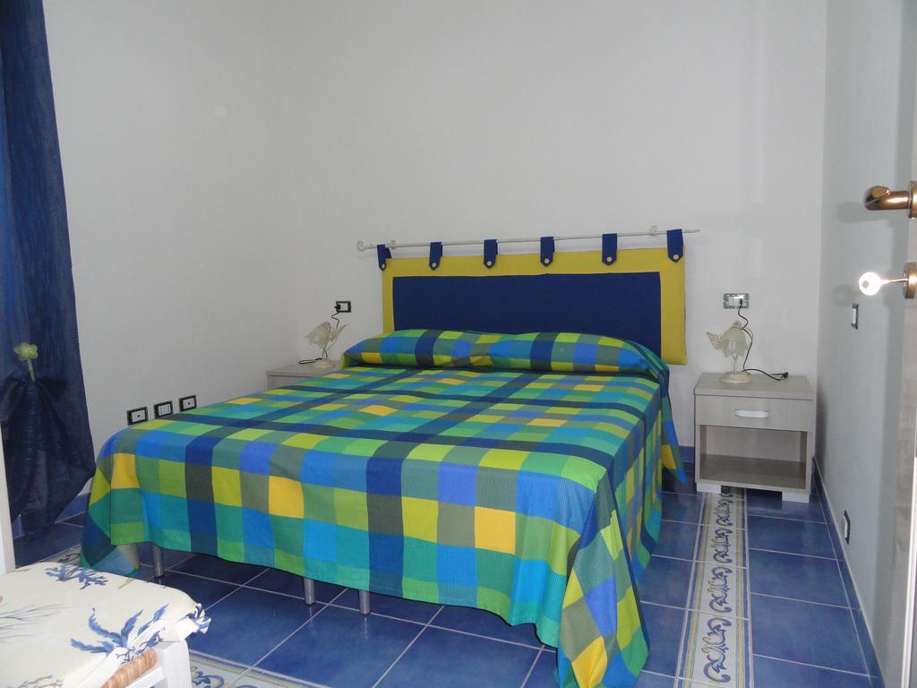 Chiaia Apartments Ponza Rum bild