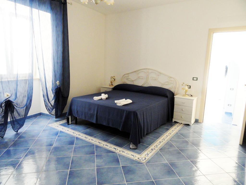 Chiaia Apartments Ponza Rum bild