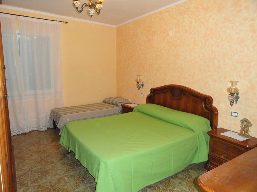 Chiaia Apartments Ponza Rum bild